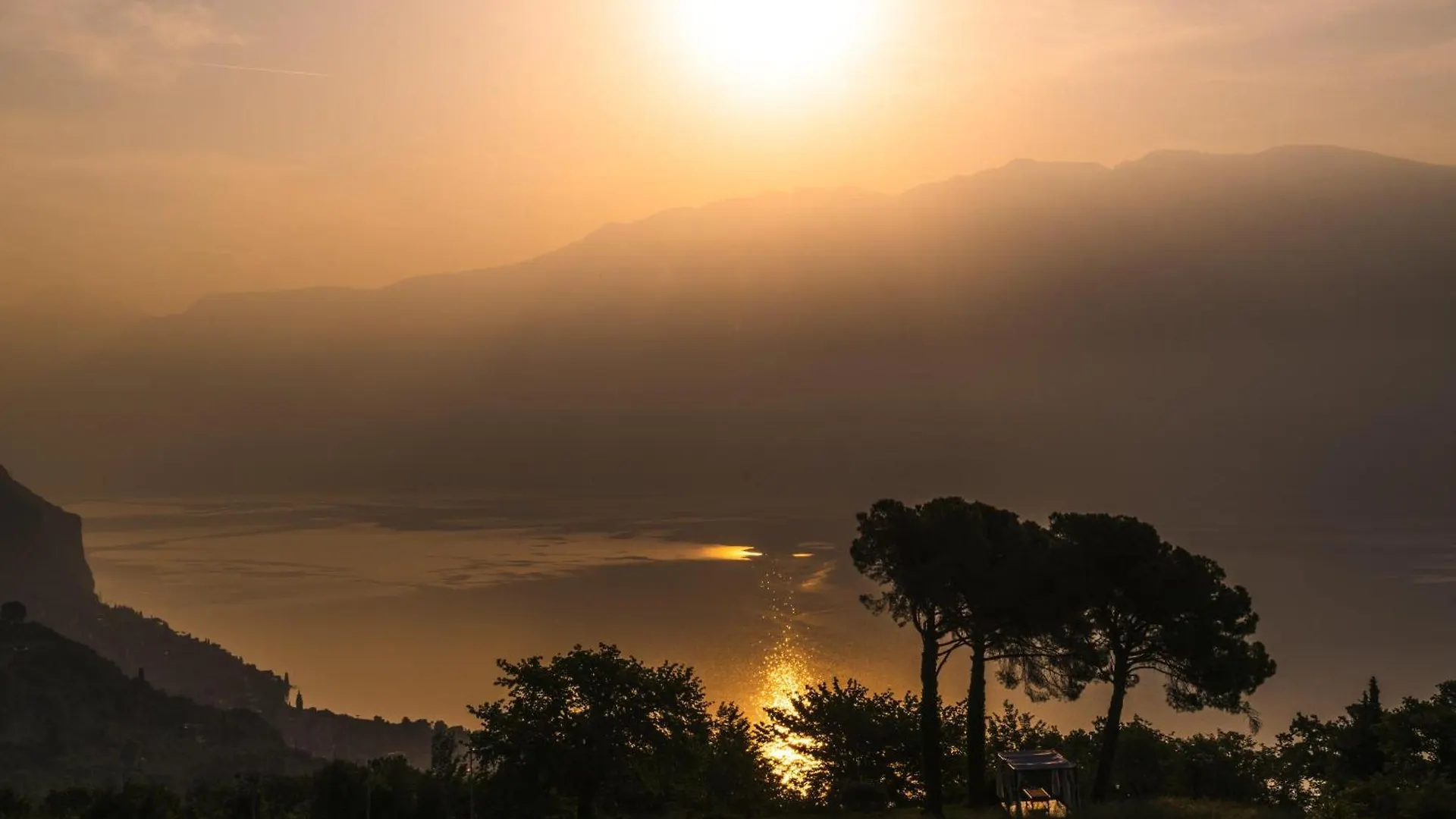 Boutique Hotel Villa Sostaga Gargnano 5*,
