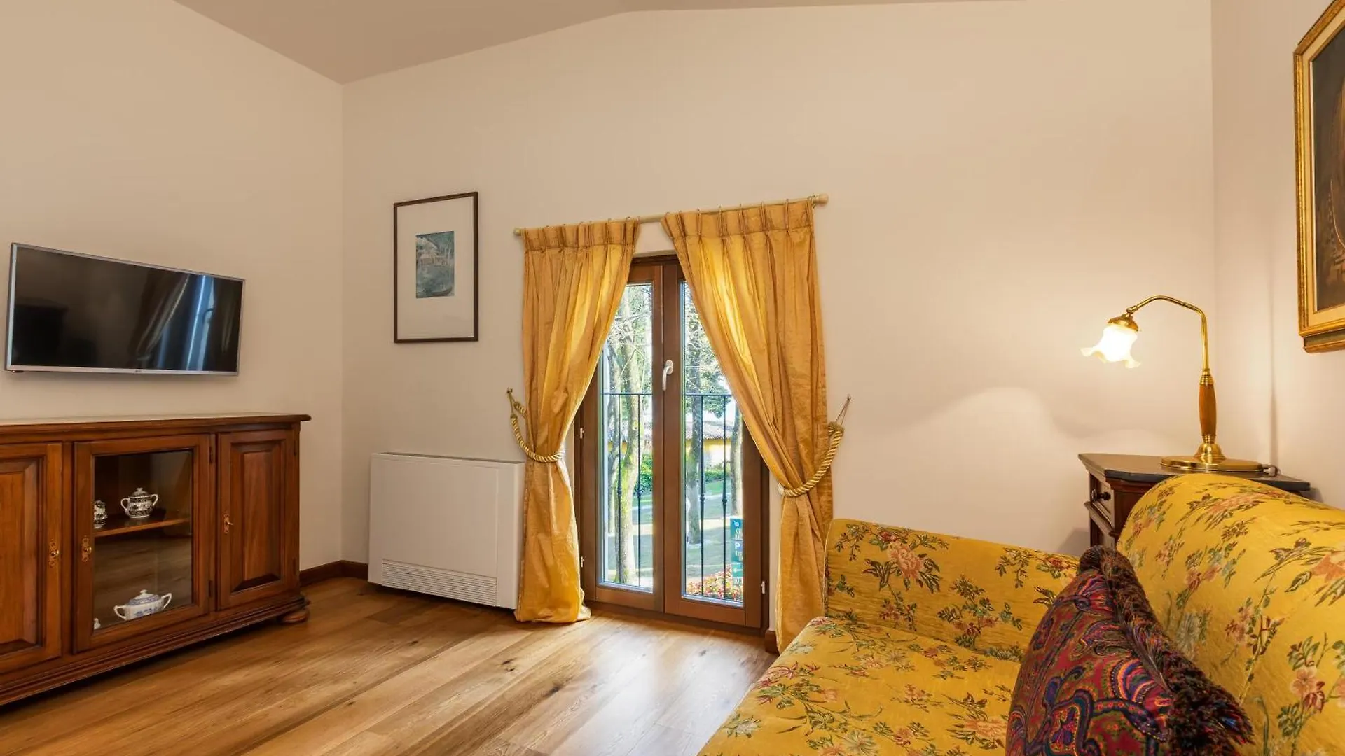 Boutique Hotel Villa Sostaga غارنانو 5*,
