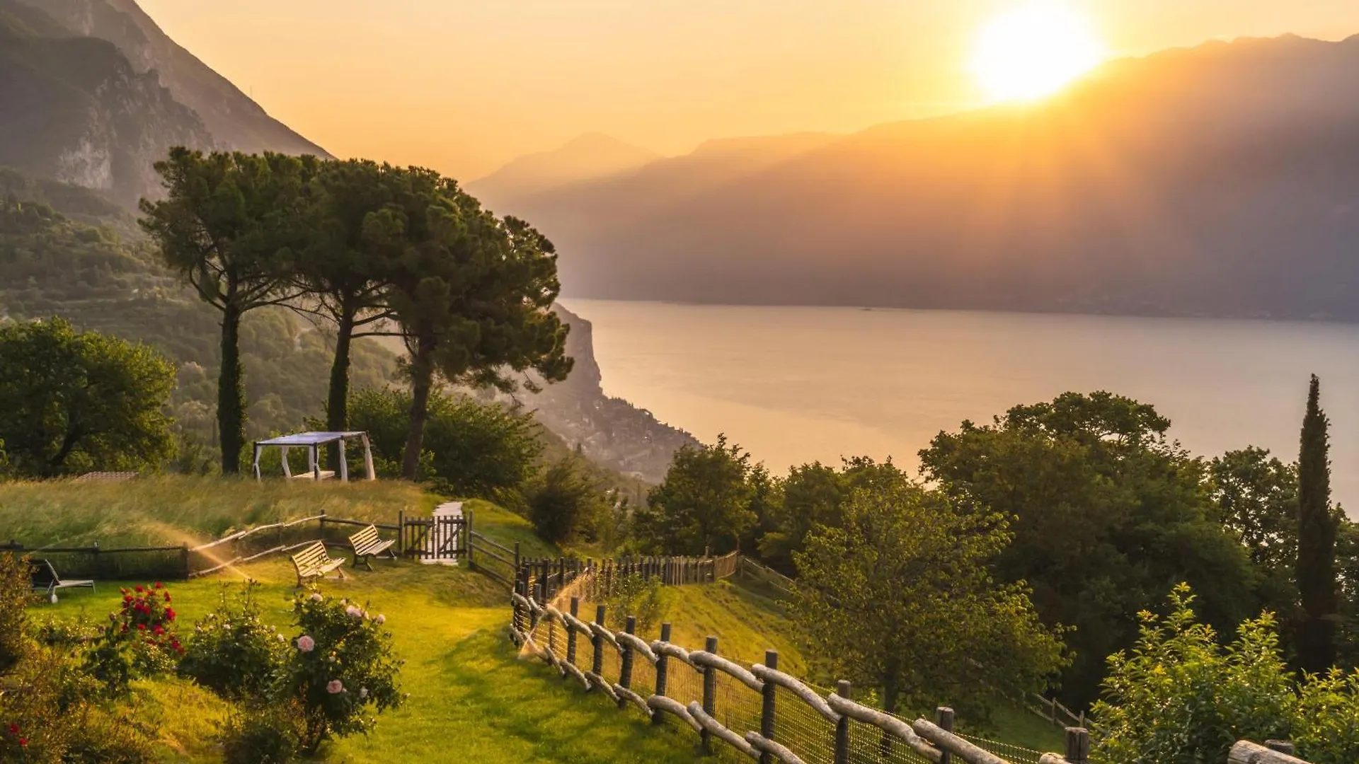 Boutique Hotel Villa Sostaga غارنانو