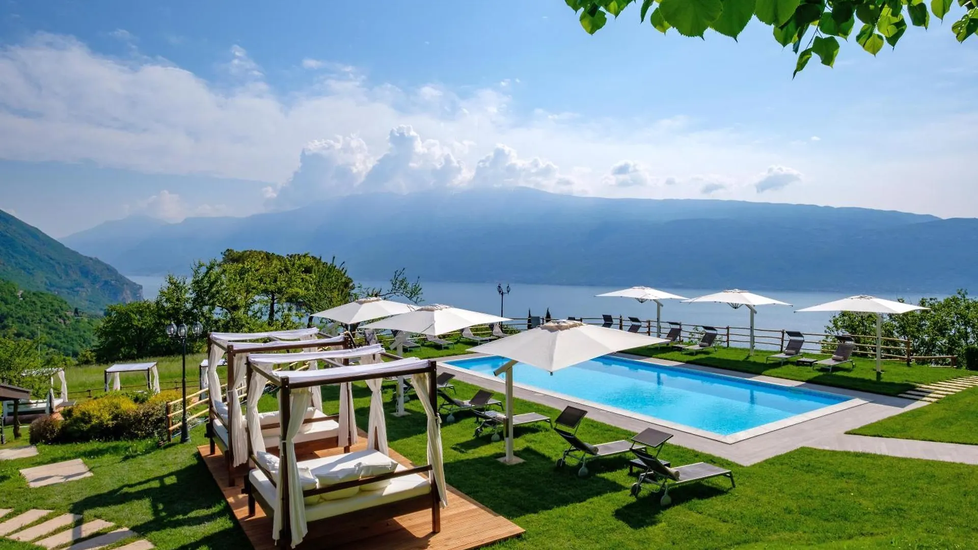 Boutique Hotel Villa Sostaga Gargnano 5*,
